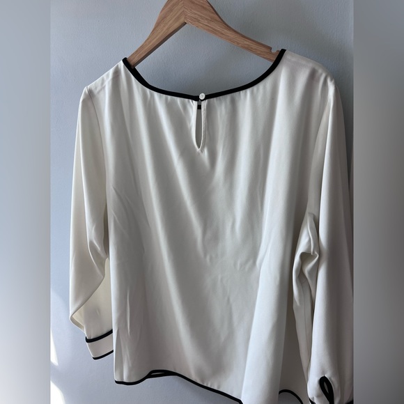 NWT Talbots Women’s White Blouse with Black Piping 2XP - Picture 2 of 10